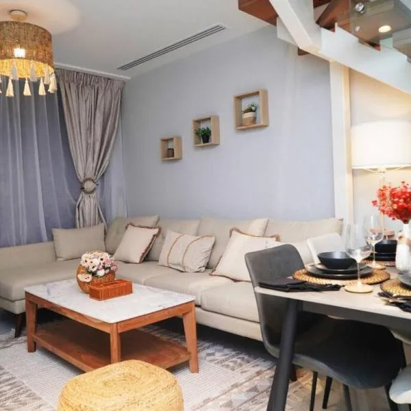 Elegant 2BR Jade Serenity - Chic Modern City Haven, hotel v destinácii Al Qurayyah