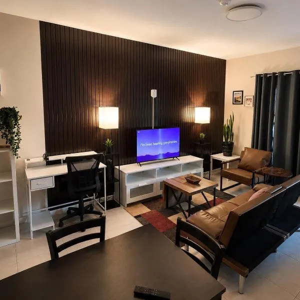 Spacious 1-BR Studio with Fast WIFI l Work-Friendly Stay, hotel u gradu Paramaribo