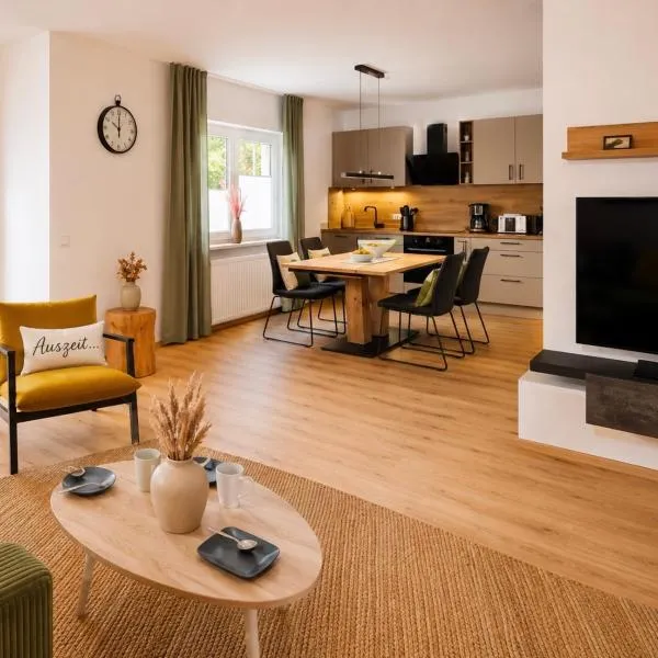 Zwei Apartments - ein Haus - Alles fußläufig - Altstadt, Wanderwege, Freibad und Restaurants in unmittelbarer Nähe, hotel Schmallenbergben