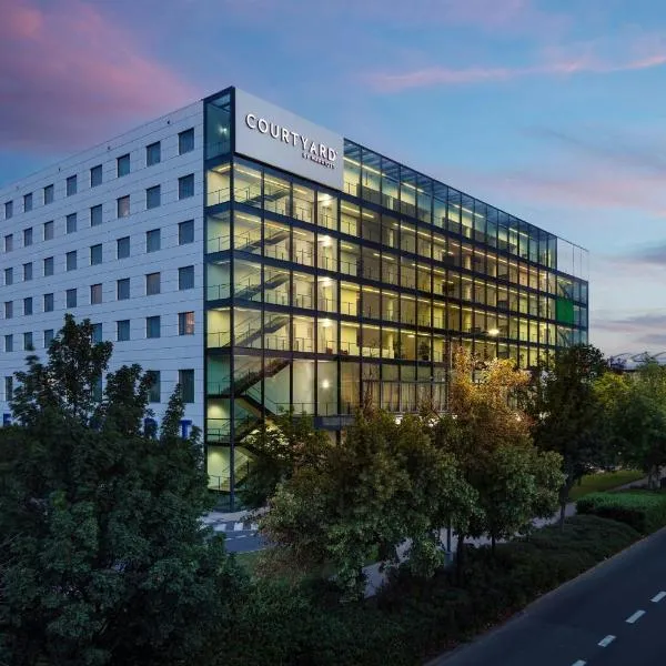 Courtyard by Marriott Prague Airport: Prag'da bir otel