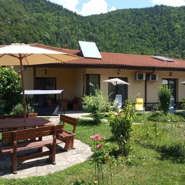 КръчмЪ При Байката: Ribaritsa şehrinde bir otel
