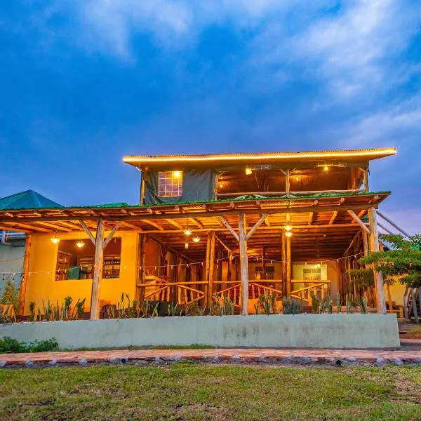 Kikorongo에 위치한 호텔 Equator Lodge & Campsite