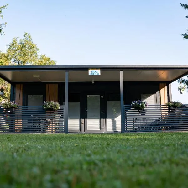 Hiška Radolca - Camping Radovljica, hotel v destinácii Radovljica
