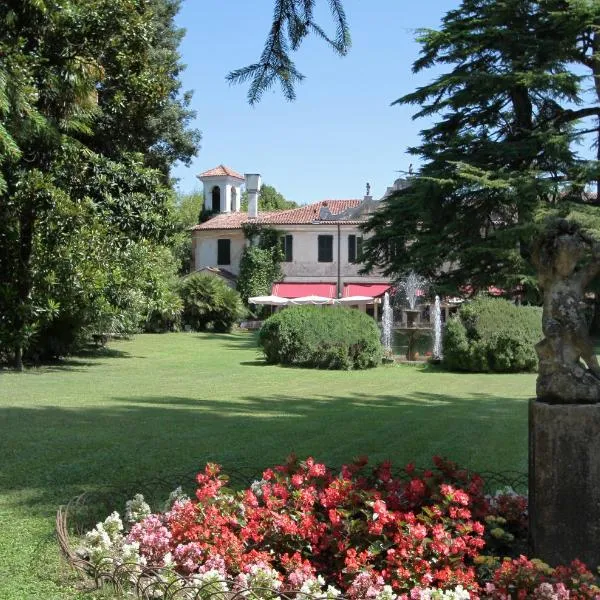 Hotel Villa Luppis, hotel v destinaci Pasiano di Pordenone