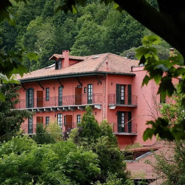 Churrut Hotel、ヴェラ・デ・ビダソアのホテル