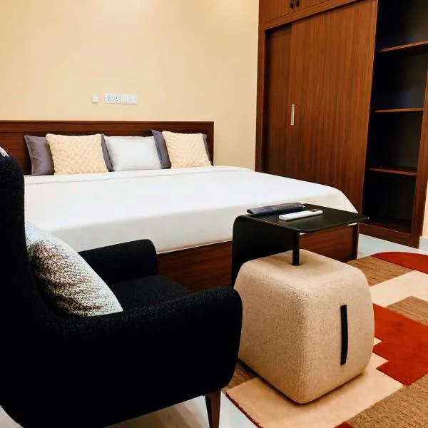 Palm Pebbles Staycation Deluxe Suite Near Tamale Airport Starlink Wi-Fi, solar powered king bed, hotel en Tamale