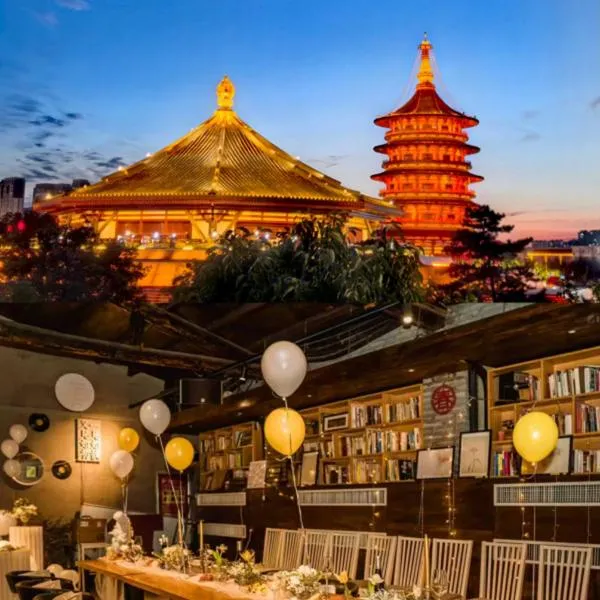 First Sight Hotel,Next to Yingtianmen Imperial City,Provide Airport and High-Speed Rail Station Pickup, hotel di Luoyang