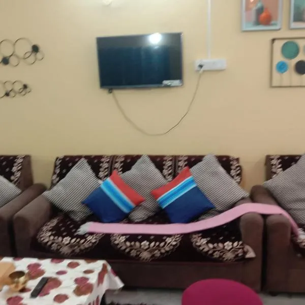 Two BHK Fully Furnished Flat - Near Charminar and Salar Jung Museum, Hotel in Hyderabad