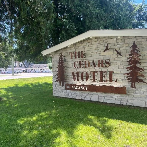 The Cedars Motel Sicamous, Hotel in Sicamous