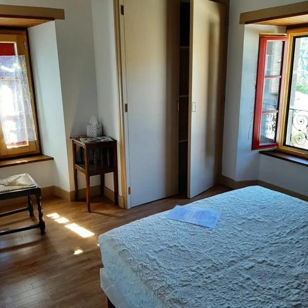 Auberge des Volcans, hotel v mestu Saint-Chamant