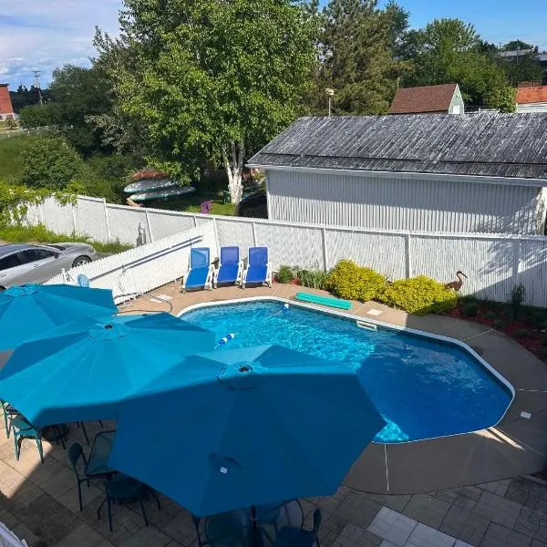 Hôtel Auberge St-Félicien, hotel in Saint-Félicien