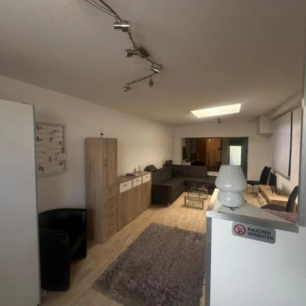Gemütliches, barrierefreies Apartment in Dortmund-Brackel, Ruhige Lage, nur 5 Minuten zum Flughafen Dortmund، فندق في دورتموند