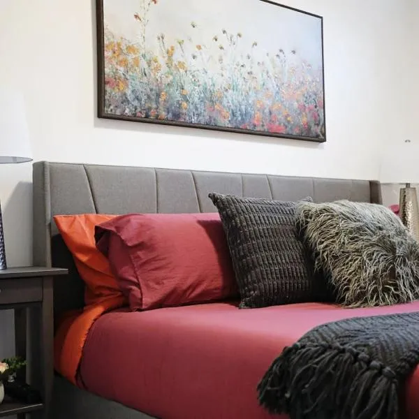 Stylish Retreat with King Bed Long Stays WEM Disney, viešbutis Edmontone