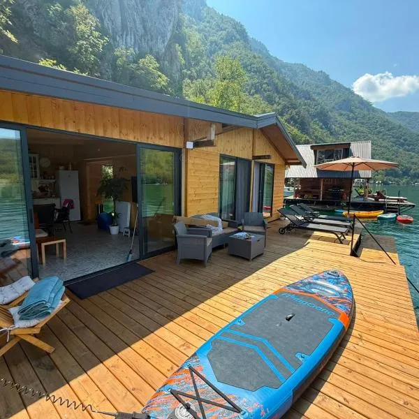 Splav Astra Perućac, hotel in Perućac