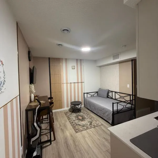 Haverims Cozy and Neat Basement, hotel a Edmonton