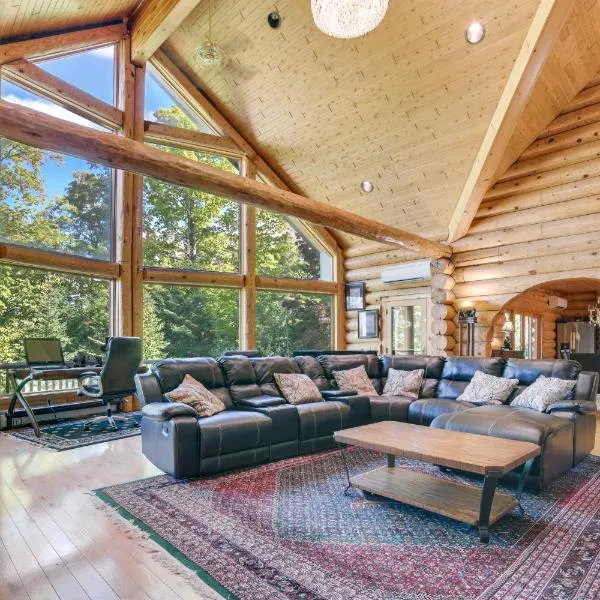 St Marys River Views: Cabin w/ Wraparound Deck!, hotel u gradu 'Barbeau'