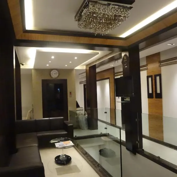 Hotel Causeway, Colaba, hotel v Bombaji