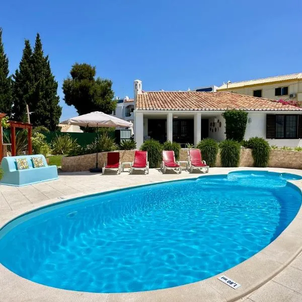 Buganvilia - Private Pool - 10 Guests - Albufeira, hotel a Albufeira