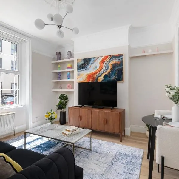 Modern 4 Bed Camden Town Apartments, hotel in London