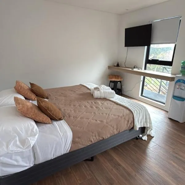 Hospedaje Anas inn - guesthouse: Ezeiza şehrinde bir otel