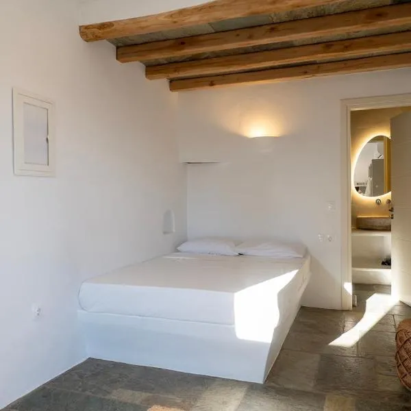 Modern Cycladic Retreat in Skalados, hotel en Tinos