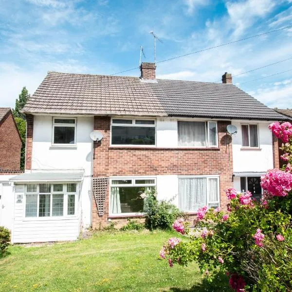 3 Bedrooms house ideal for long Stays!, hotell Southamptonis