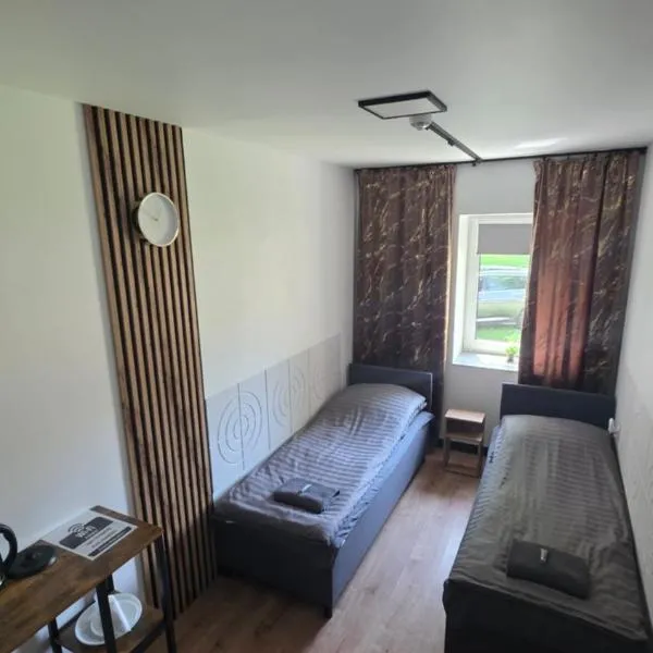 Noclegi Bezpłatny Dowóz AirNest24 Lotnisko Katowice-Pyrzowice, hotel in Sączów