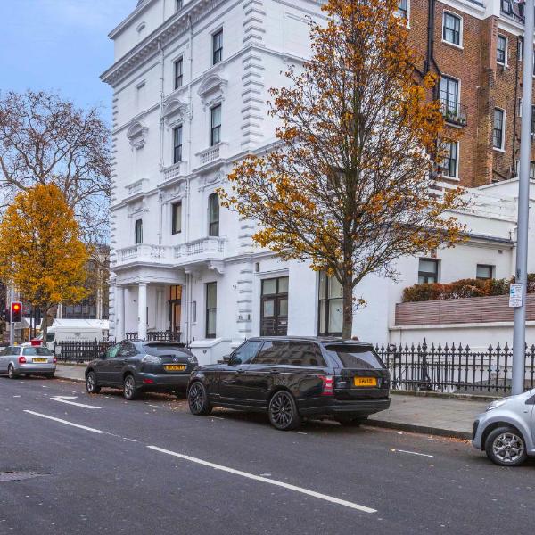 South Kensington Apartment