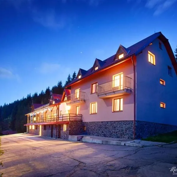 Chata Kubínska hoľa, hotel u gradu Dolni Kubin