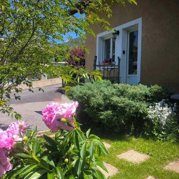 Chambre Studette indépendante, hotel v destinaci Briançon