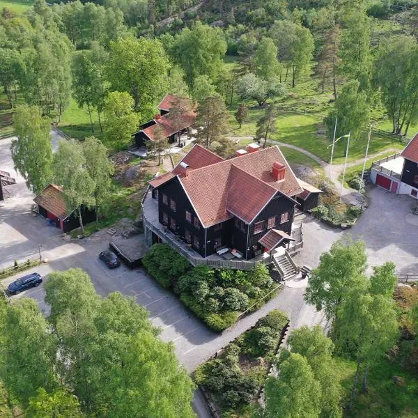 Ulkeröds Gård، فندق في Hedekas