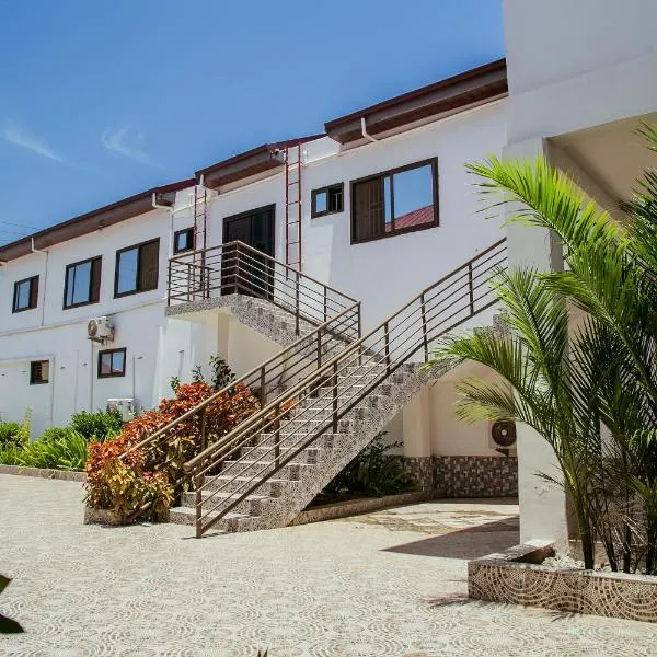 CK Suites, viešbutis mieste Adentan