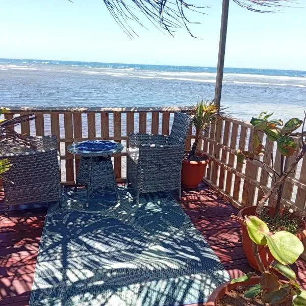 Hotel Victoria s Beach House, hotell i Roatán