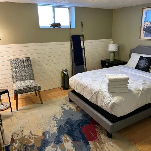 1 Bedroom Basement Apartment Owen Sound, hotel din Owen Sound