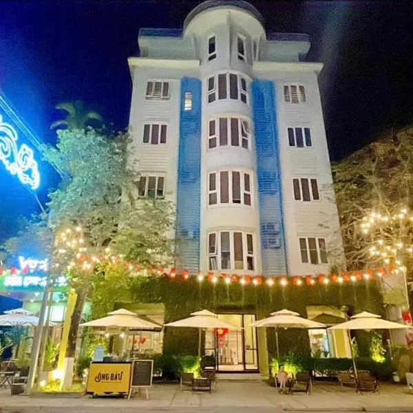 Nam Phong Hotel & Coffee, hotel v destinácii Cái Rồng