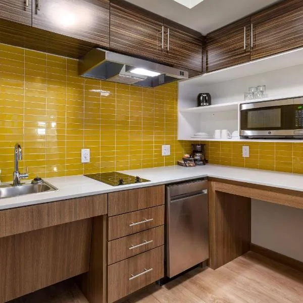 MainStay Suites Carlsbad South, hotel in Carlsbad
