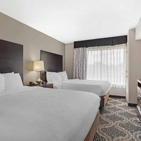 Quality Suites Pineville - Charlotte، فندق في تشارلوت