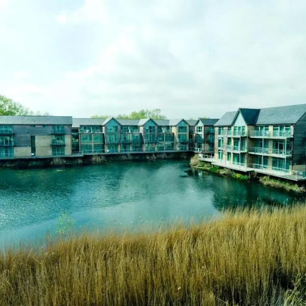 De Vere Cotswold Water Park Apartments, Hotel in Cirencester