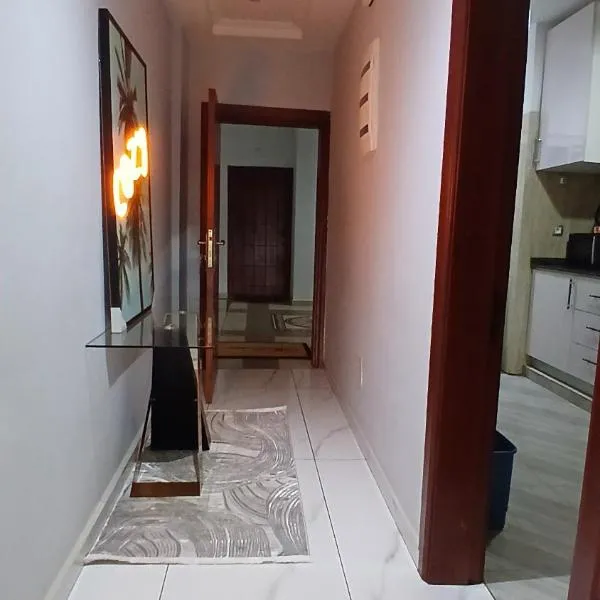 Appartement Célia 111, hotel din Yaoundé