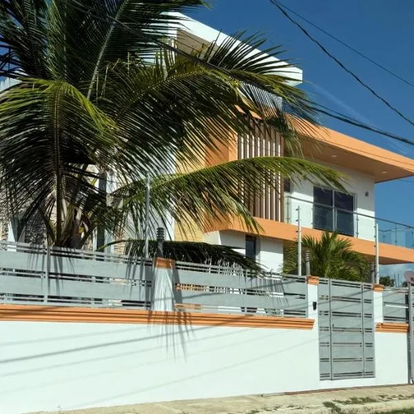 5 Star Villa minutes from Airport and Beaches, hotel em Sosúa