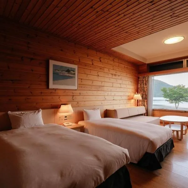 Grand Park Hotel Okubiwako Makino, hotell i Takashima