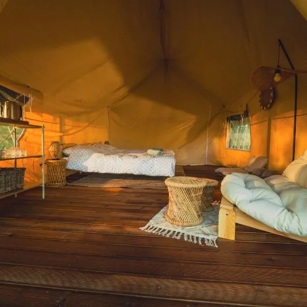 Namiot Safari Lake It Easy, готель у місті Męcidół