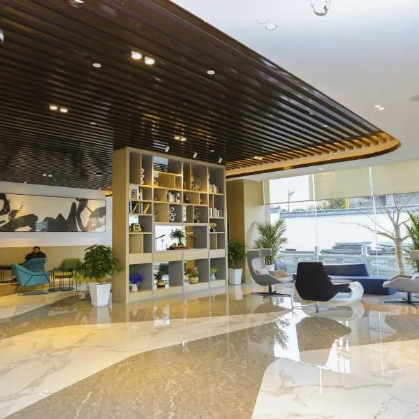 Holiday Inn Express Linyi Riverside by IHG, hotelli Linyissä