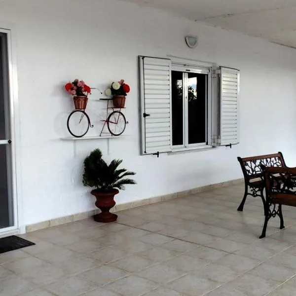 Irida Suite, hotel a Salamina