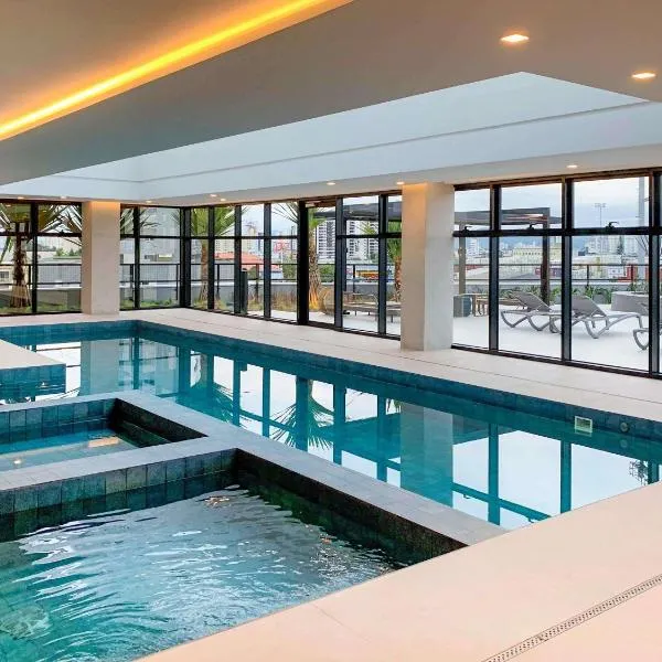 Mercure Itajai Navegantes、イタジャイのホテル