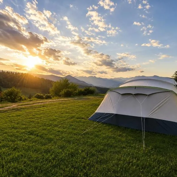 Camping & Glamping Čenda – hotel w mieście Železniki
