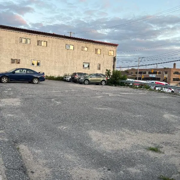 Cozy Home, hotel em Flin Flon