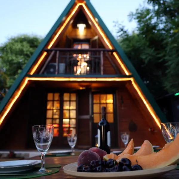 Heartland handmade wooden cabins, khách sạn ở Órmos