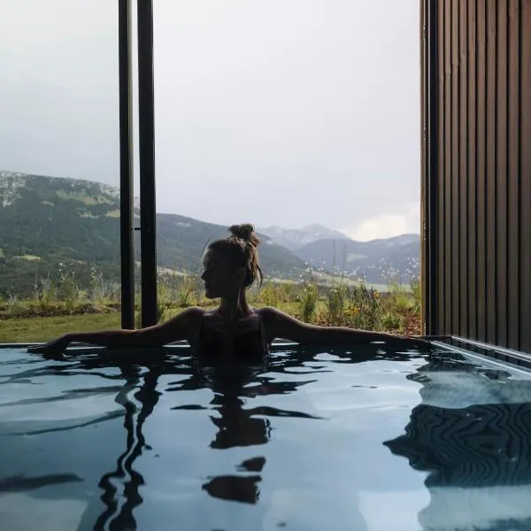Nuit insolite haute savoie - Unik Lodges Annecy - Aurore - Hébergement insolite avec vue montagne et spa privé, Hotel in Leschaux
