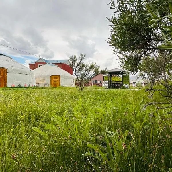 Aspan Kazakh Ger Camp, hotel en Ölgiy